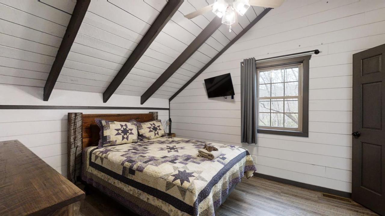 Bigfoots Hideaway Cabin Gatlinburg Exterior foto